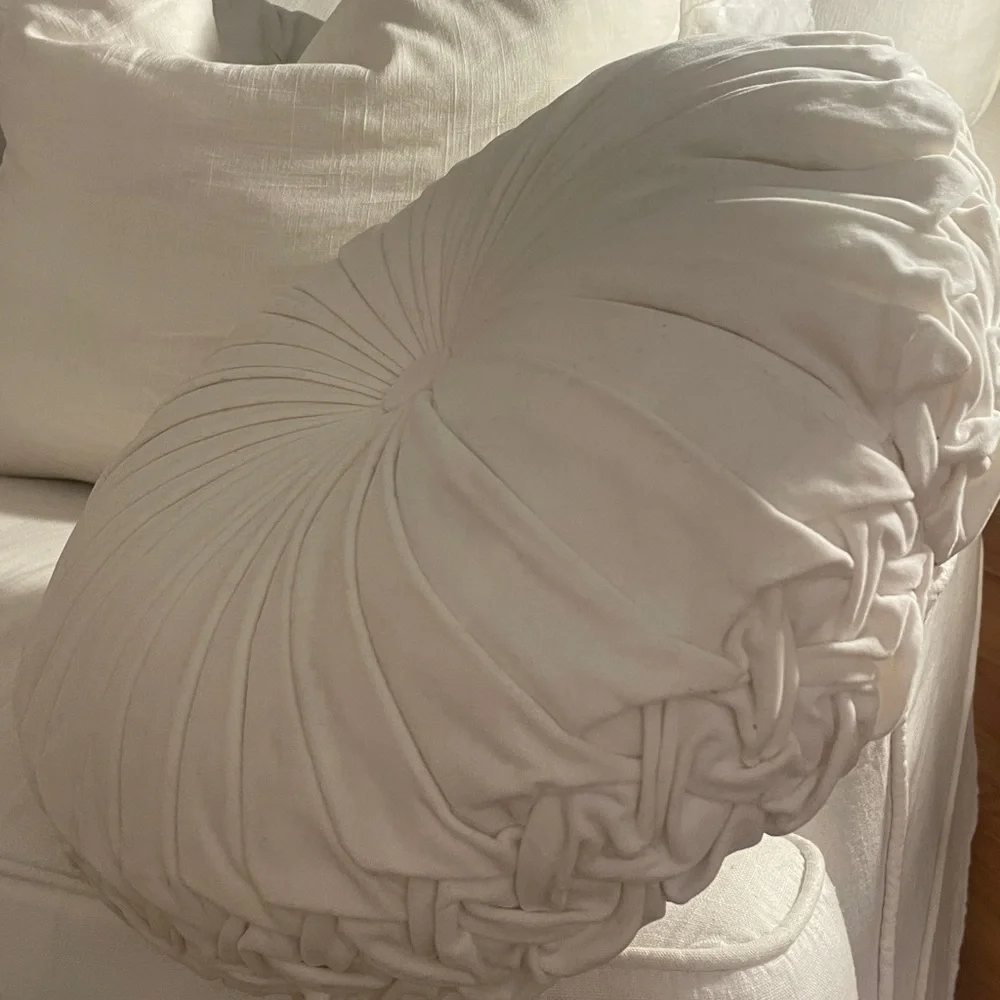 Round white velvet tufted pillow